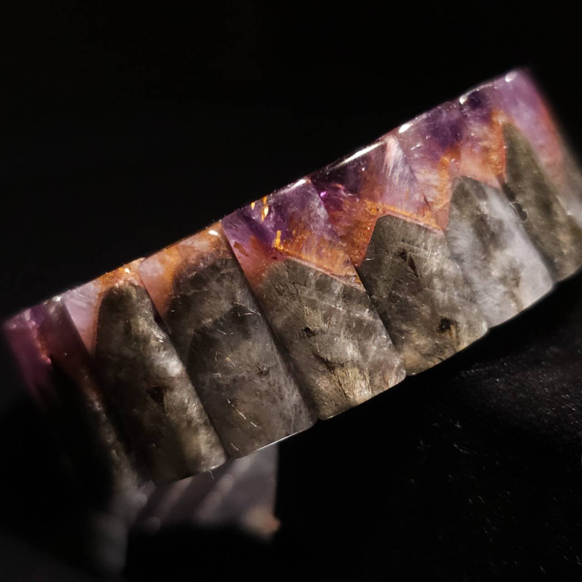 【高品收藏】火焰山極光紫鈦手排 滿滿礦景塔山 三色紫鈦分線明顯 珍稀罕見的藏品 收藏就是要與眾不同