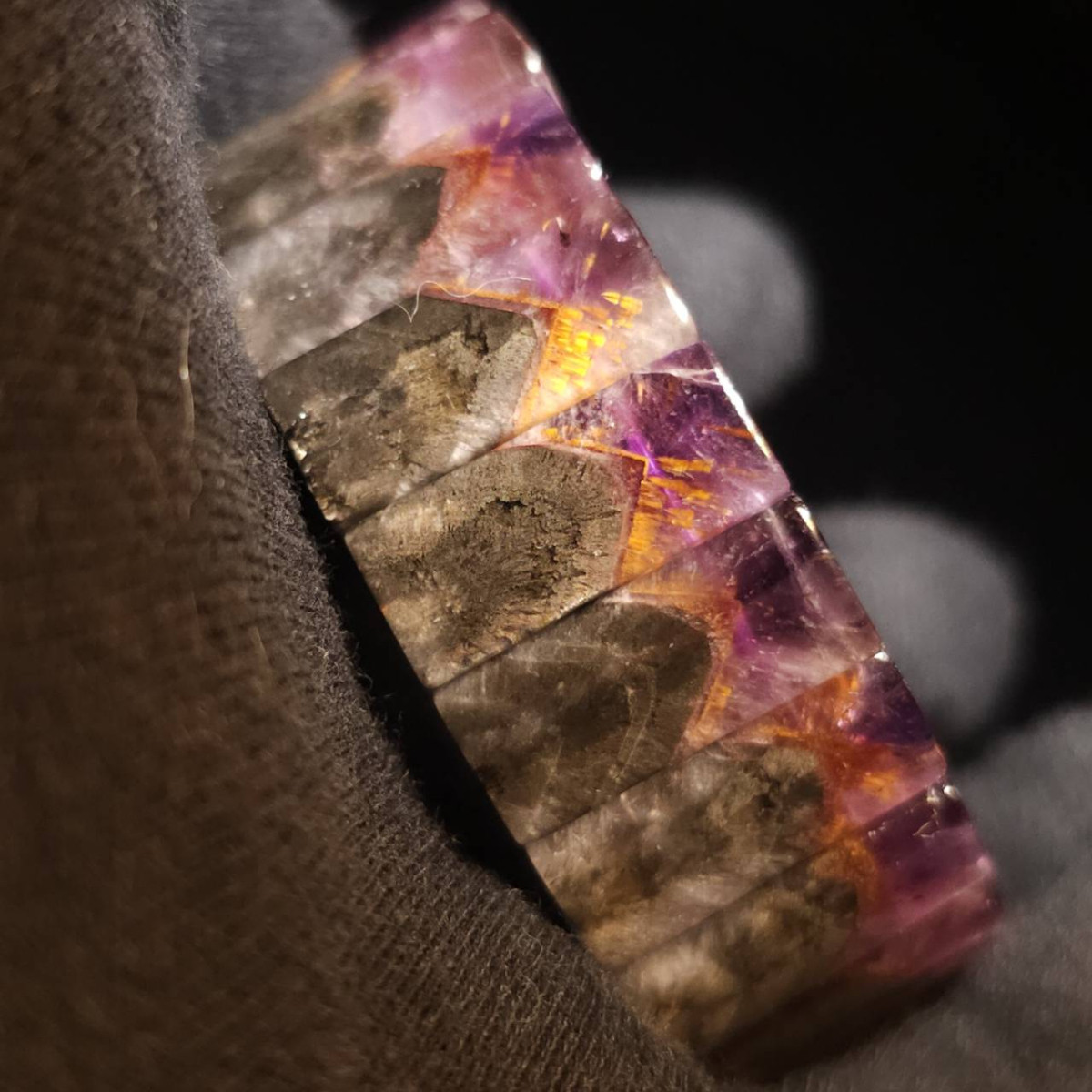 【高品收藏】火焰山極光紫鈦手排 滿滿礦景塔山 三色紫鈦分線明顯 珍稀罕見的藏品 收藏就是要與眾不同