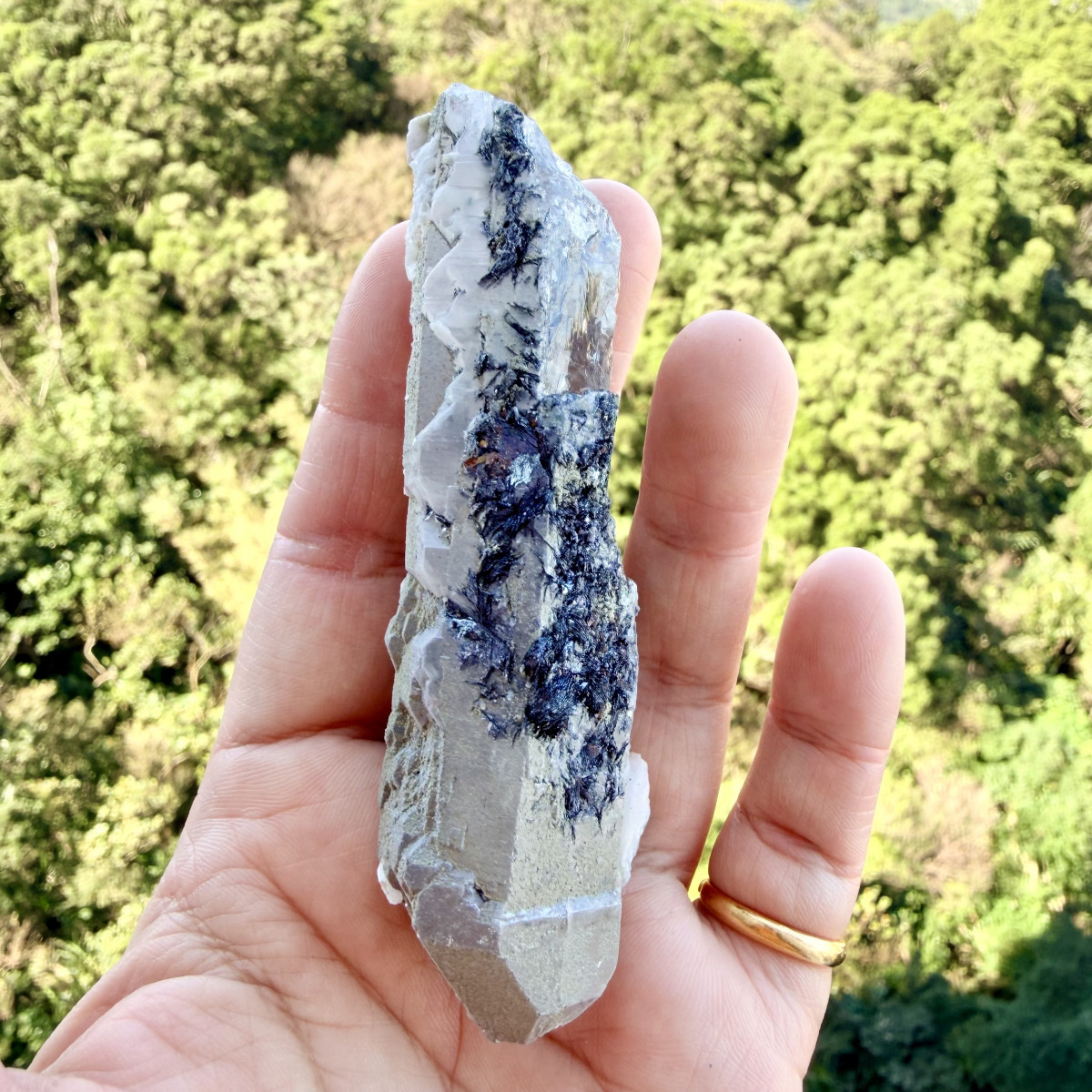 白水晶、方解、鏡鐵共生原礦