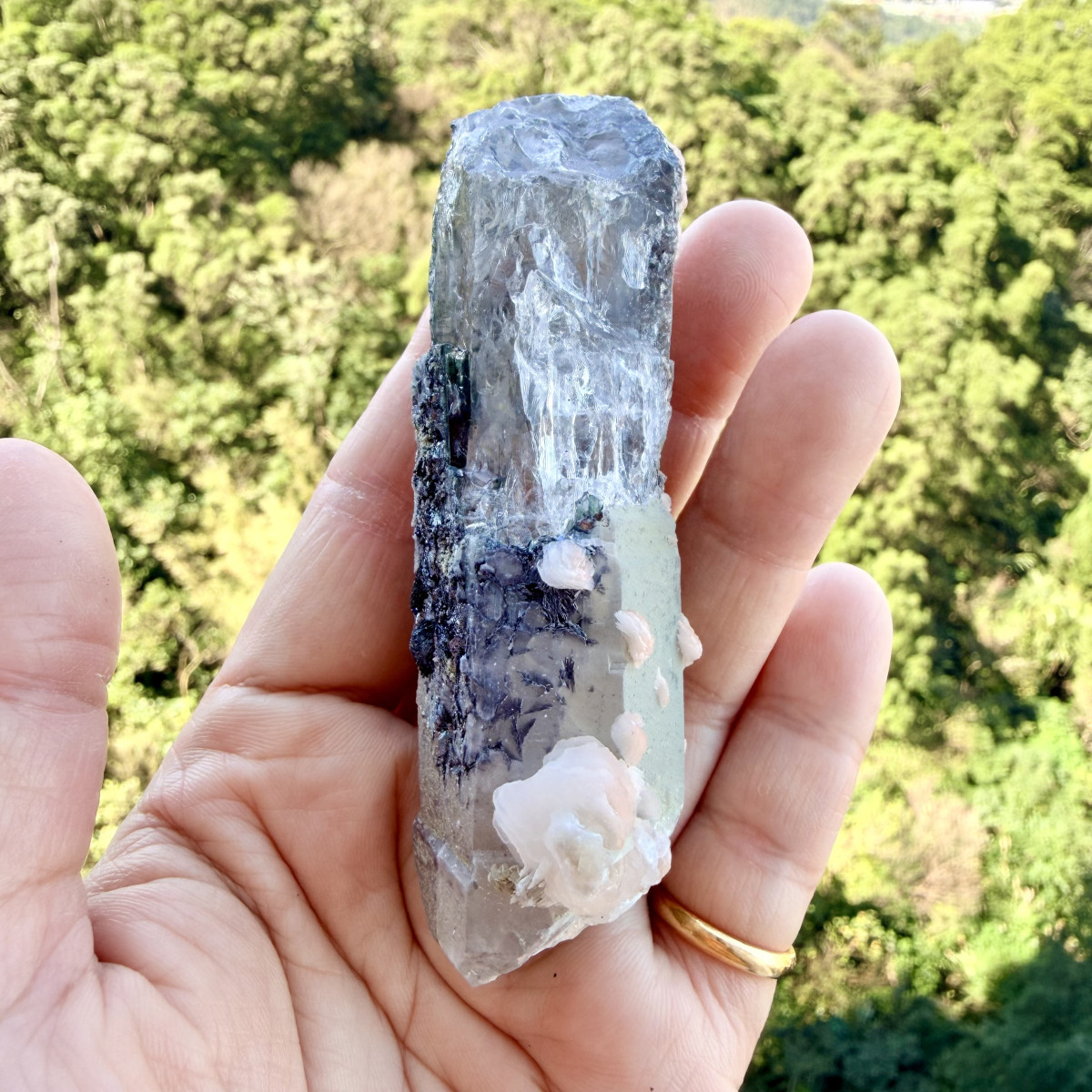 白水晶、方解、鏡鐵共生原礦