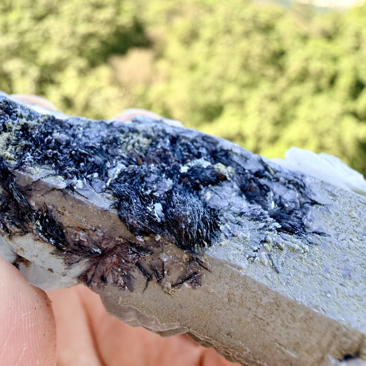 白水晶、方解、鏡鐵共生原礦