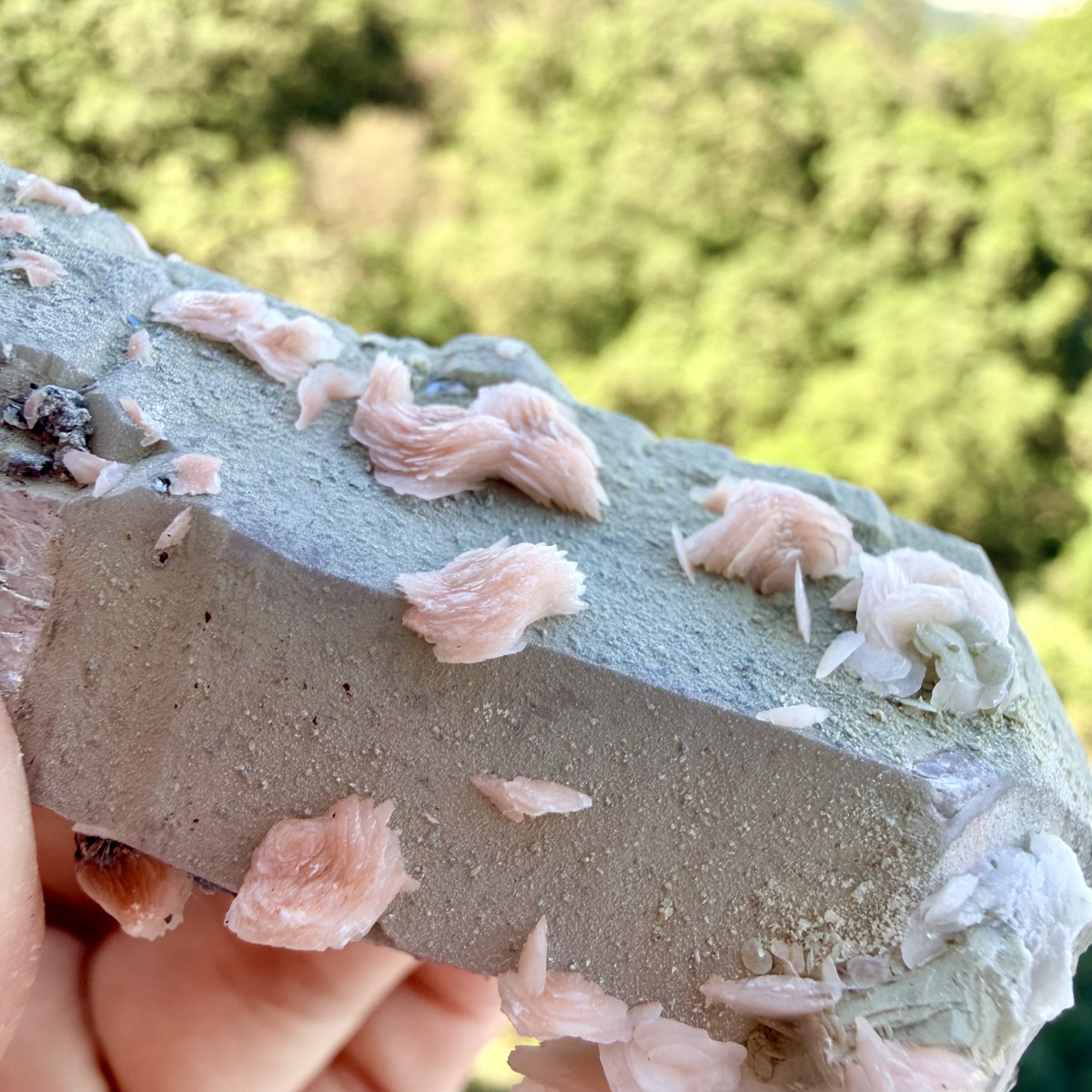 白水晶、方解、鏡鐵共生原礦