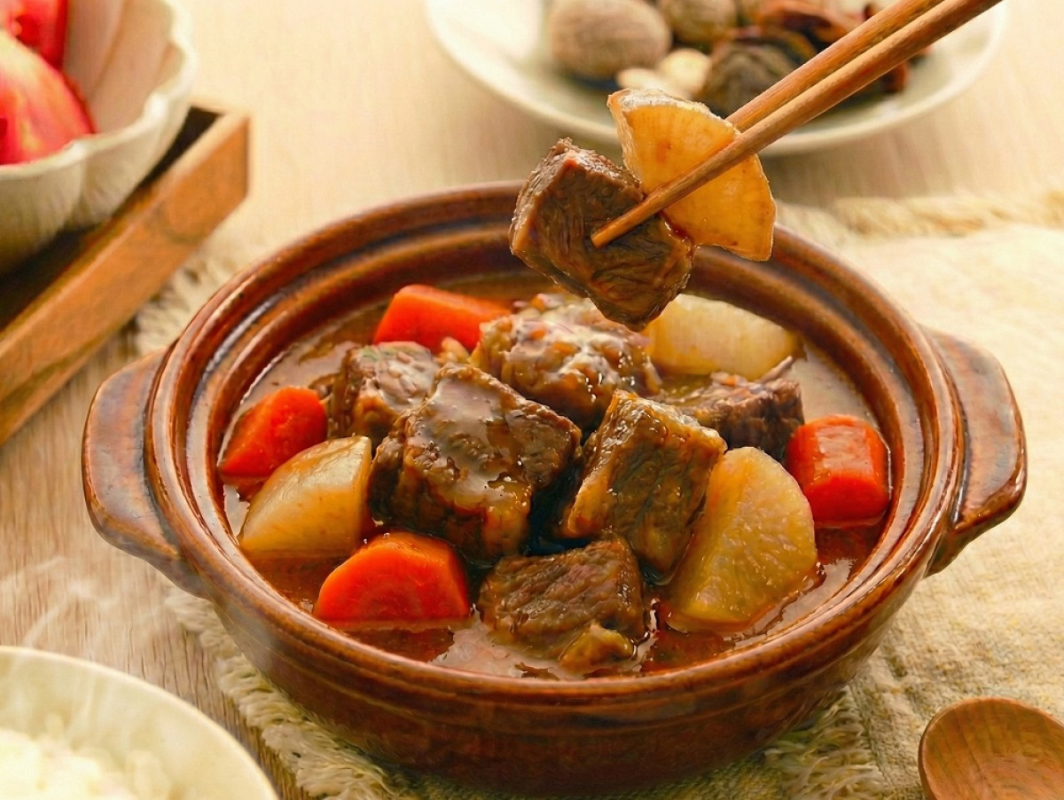 【歐洲最先進低溫舒嫩熟成/多溫層後殺菌技術/符合國際最新食品規範】樂福嚴選超值雙星:港式燉牛腩(任選滿1200免運)《耗資50億Ai全自動最先進食品廠/ISO 22000與HACCP/國際安全雙驗證》