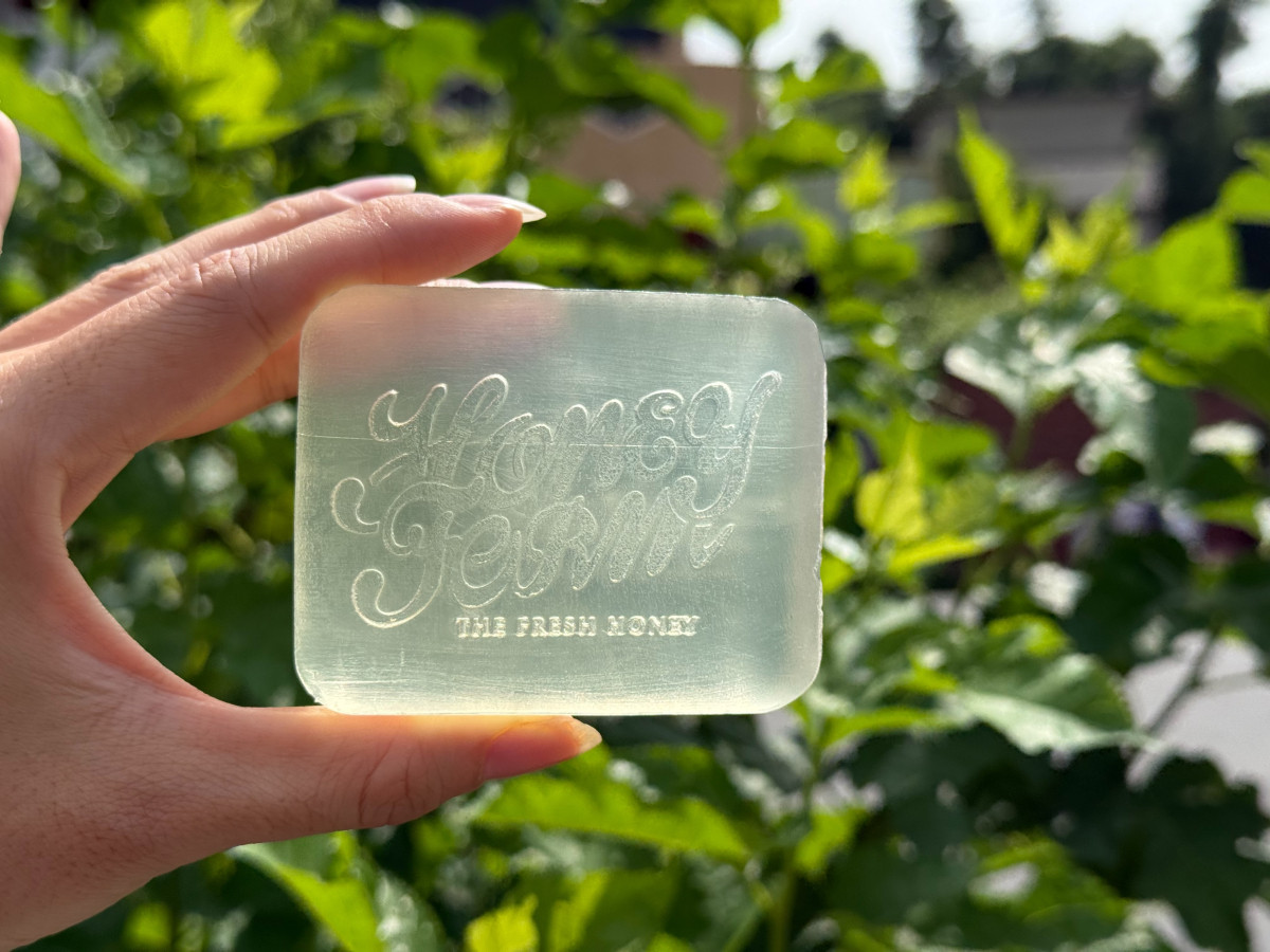 蜂蜜蜂王乳保濕潤膚皂