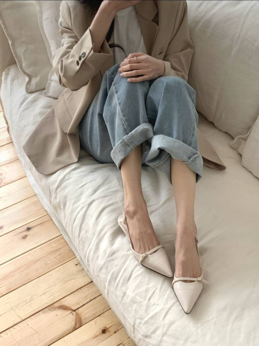 👠正韓新款｜3色尖頭細環鏤空漆皮後勾中跟鞋