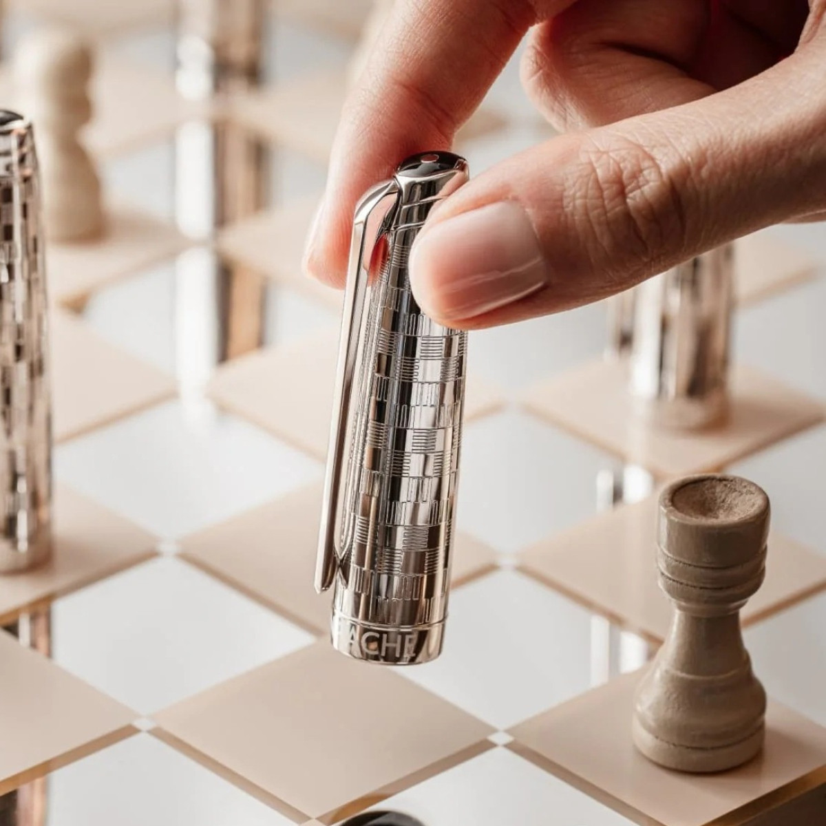 【長益鋼筆】caran d'ache 卡達 Léman 利曼 Damier 棋盤格 鋼筆套裝 黑色皮革筆套 瑞士