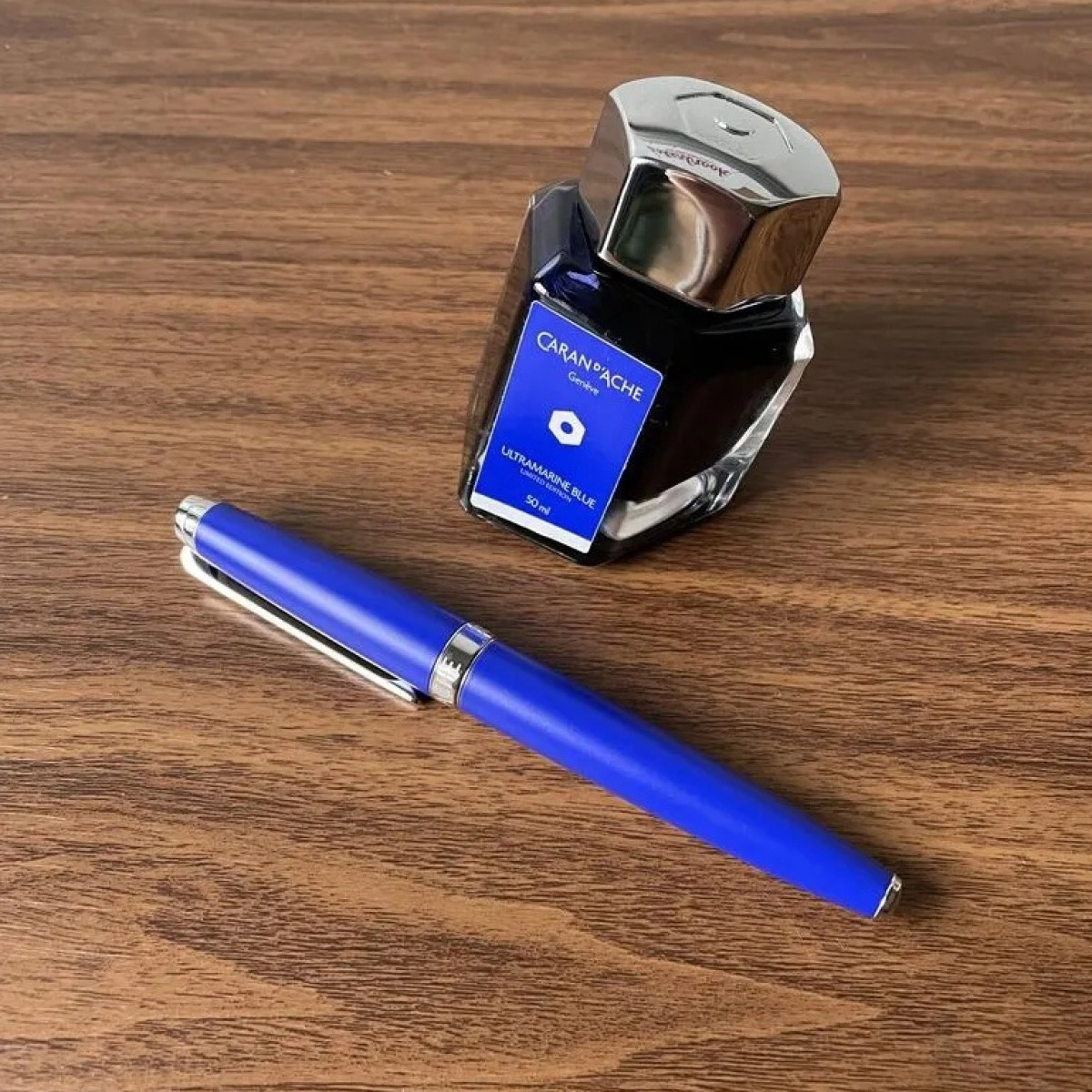 【長益鋼筆】卡達 caran d'ache 利曼 leman 套裝 KLEIN BLUE 克萊因藍 18K 鋼筆墨水禮盒 瑞士