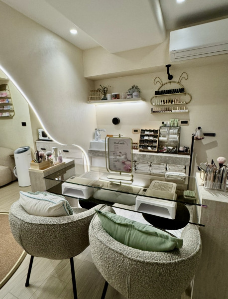 Manicure room